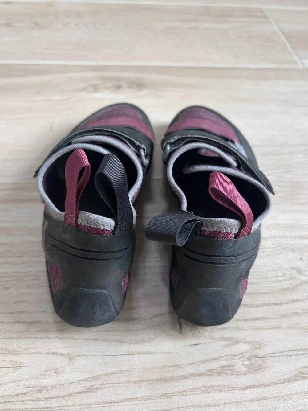 Black Diamond Momentum Climbing Shoes in Merlot Women’s Size 9.5